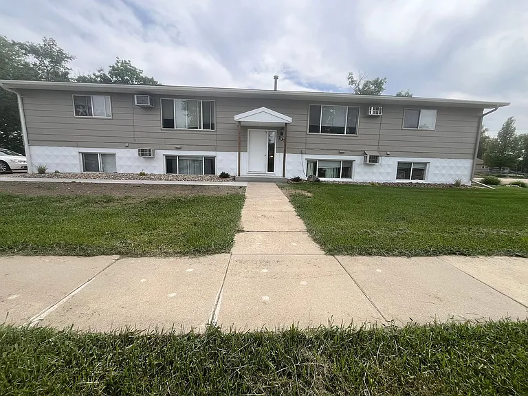 235 W 1st St — Photo 17