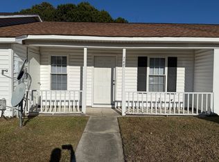 747 Pinewood Dr, Jacksonville, NC 28546