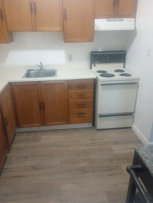 2 York St N #301