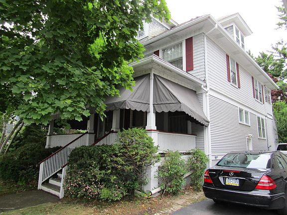 4th image of 24 E Pettebone St