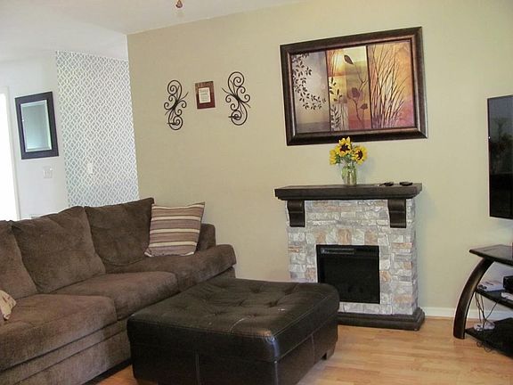 4th image of 13 Heritage Ln