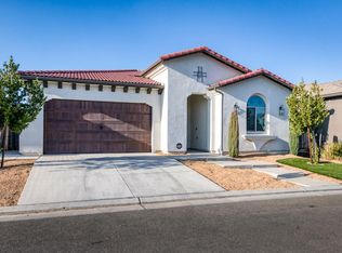 2713 Vermont Ave, Clovis, CA 93619