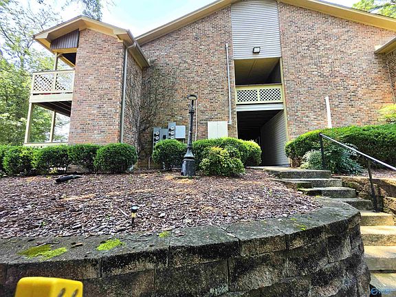 3rd image of 5002 Seven Pine Cir #8