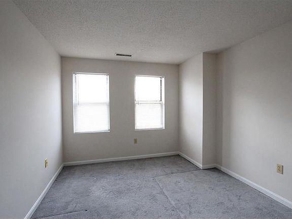 4th image of 187 Beacon St #2