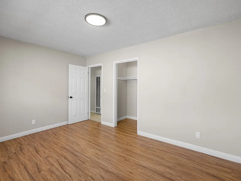 207 E Flora St #207 — Photo 13