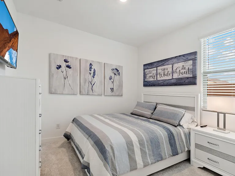 8904 W Solano Dr — Photo 13