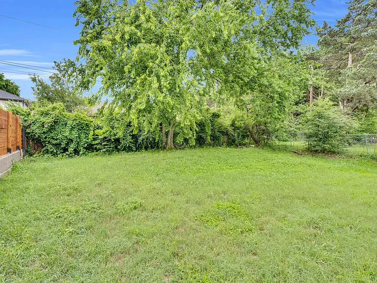2520 Fatima Ave — Photo 17
