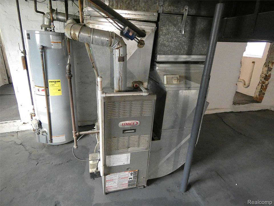 81 Fessenden St, photo 9
