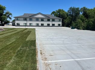406 1st St #1B, Yutan, NE 68073