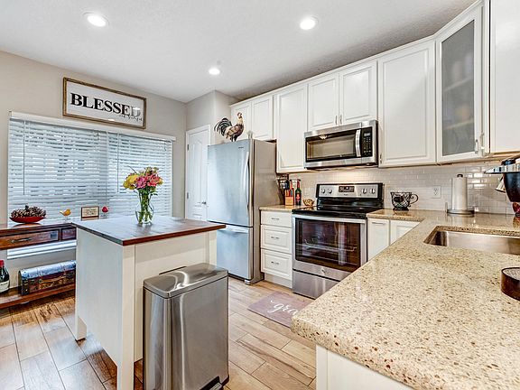 4th image of 1374 Hampton Park Ln