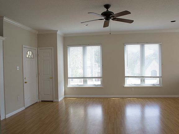 4th image of 3220 S University Dr