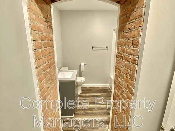 5th image of 107 Main St E #2
