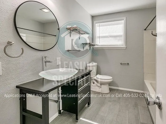 1025 Parsons St — Photo 15