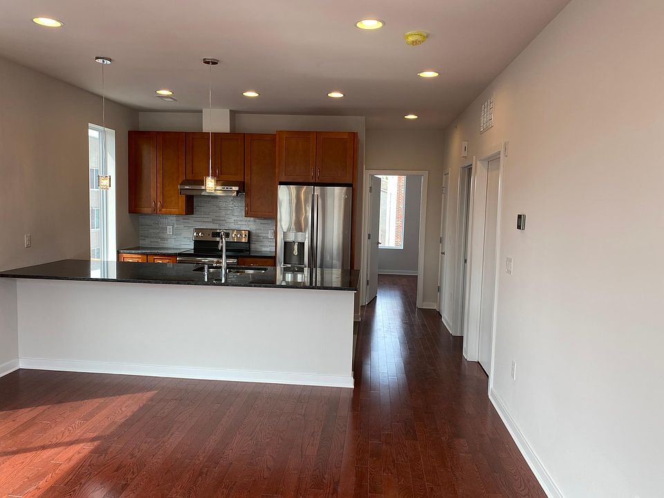 1st image of 617 N 10th St #3