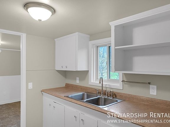 5th image of 48172 Lauren Dr