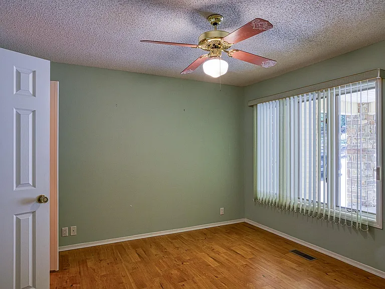 46 Acceso Cir — Photo 16