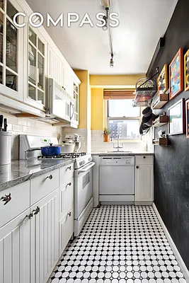 Sold by Compass | media 4