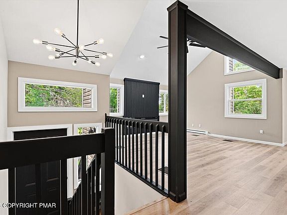 4th image of 5384 Vine Ter