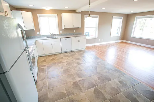 2221 E Thomas St #2 Photo 1