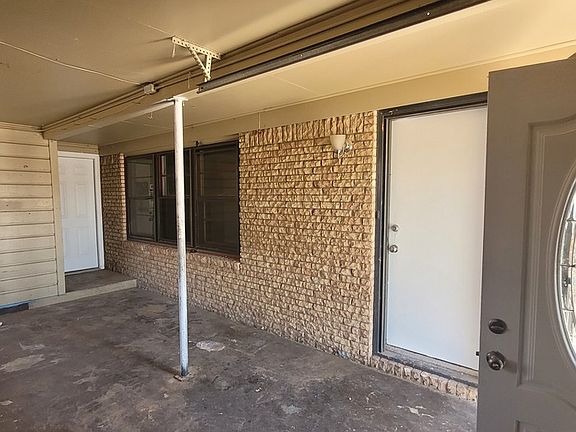 4th image of 3304 Delano Ave