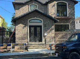 1711 201st St, Bayside, NY 11360