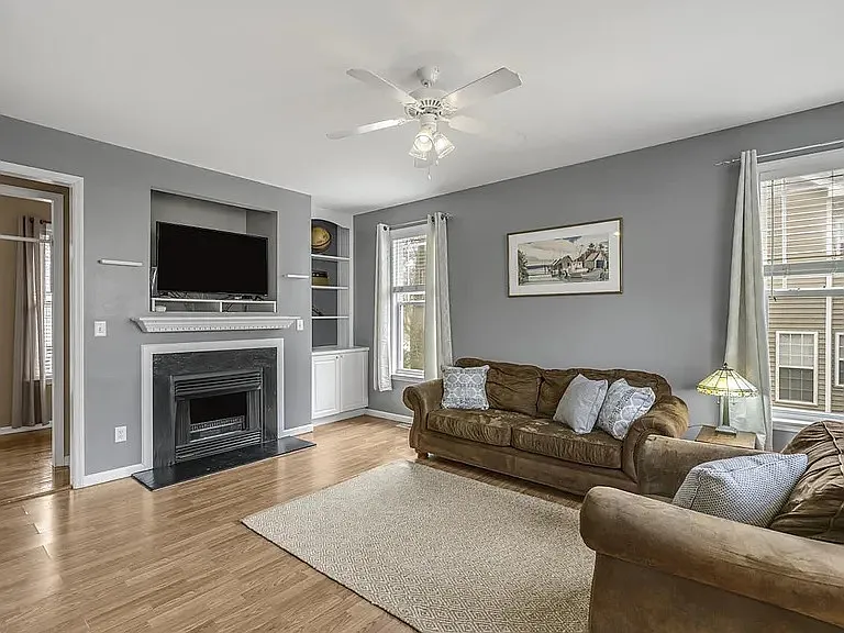 4 bed, 2116 sqft, $1,995 — Photo 3