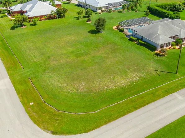 163 SW Hawthorne Circle, Port St Lucie, FL 34953