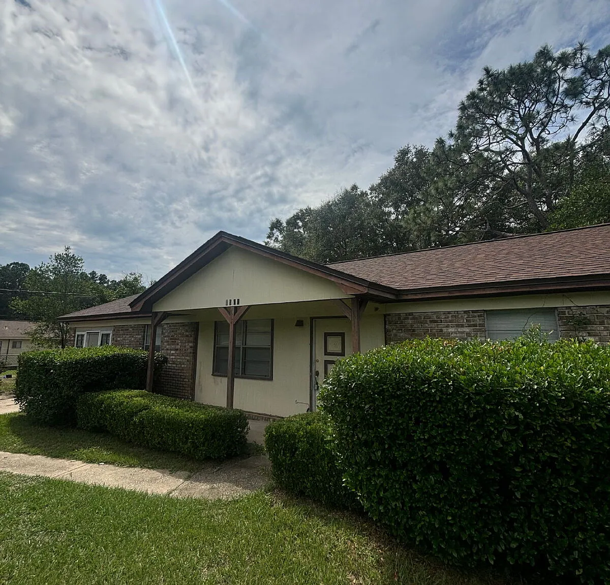 3 bed, 2.0 bath, 1092 sqft, $1,400 — Photo 1