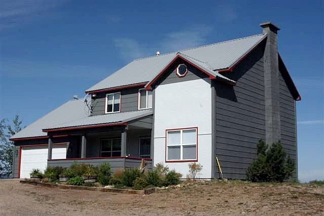 2nd image of 18 Knob Hill Dr