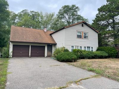 22 Victoria Circle, East Patchogue, NY, 11772