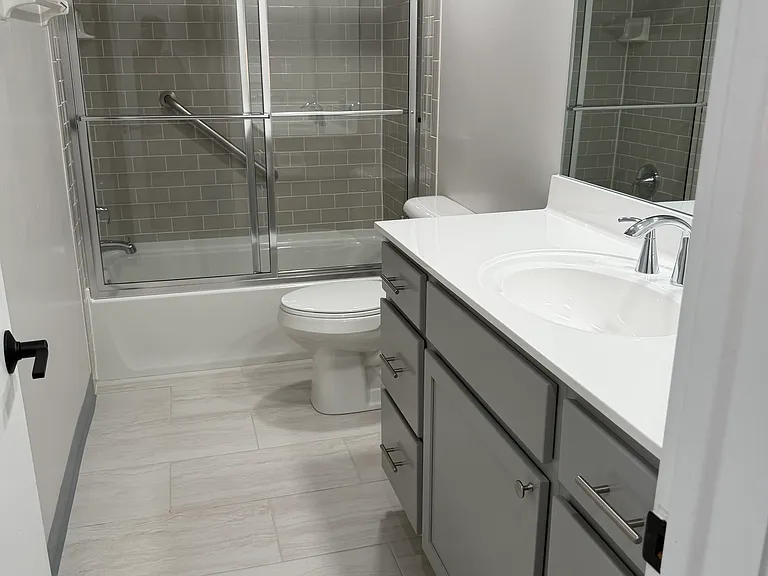 2900 E Broad St #C — Photo 2