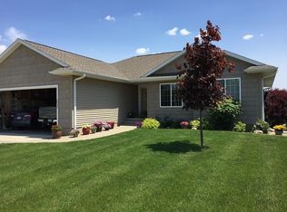 2535 Pennington Dr, Marion, IA 52302