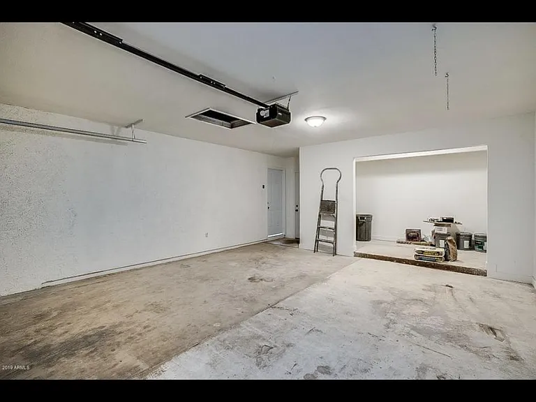1045 E Carson Dr — Photo 28