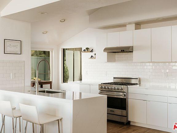 3rd image of 2669 Larmar Rd