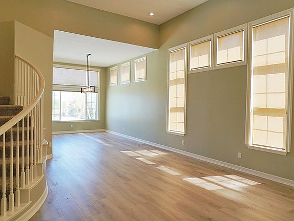 5th image of 25942 Clifton Pl