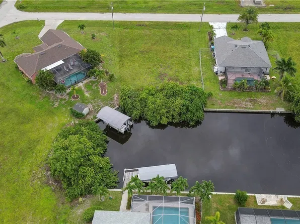 614 NW 32nd Pl, Cape Coral, FL 33993
