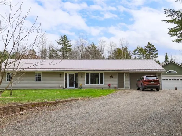 28 Cynthia Dr, Westfield, NB E5K 3R2