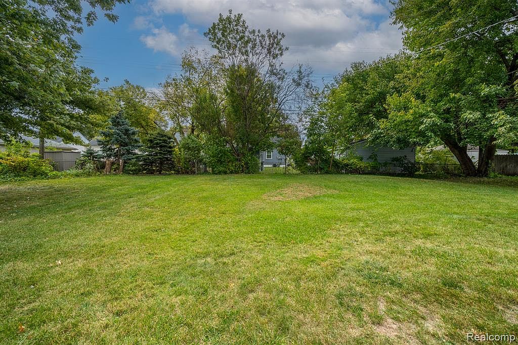 1740 E Woodruff Ave, Hazel Park, MI 48030 | Zillow