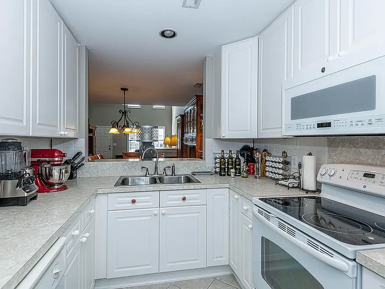 101 Sunnyside Way — Photo 4