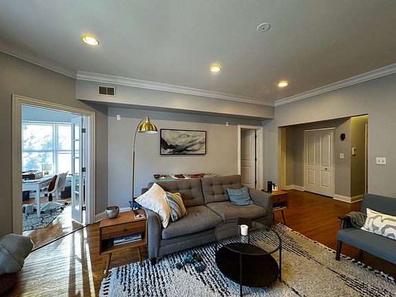 3rd image of 4656 N Monticello Ave