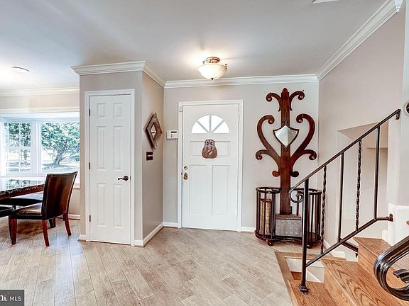 5th image of 3202 Amberley Ln