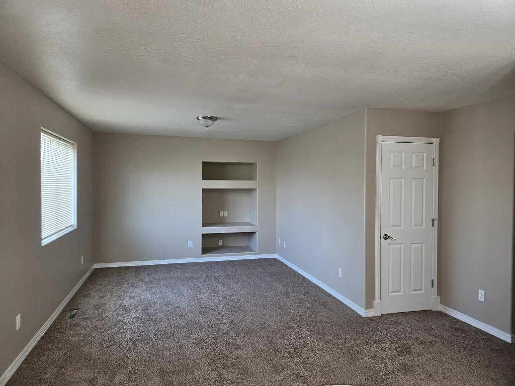 2312 Lake Helena Dr — Photo 2