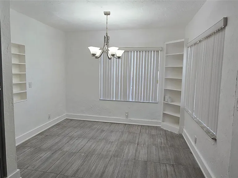 455 NE 131st St — Photo 2