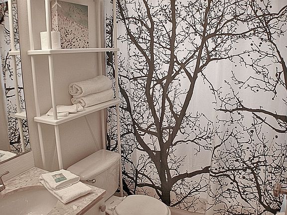 5th image of 1562 Oak Hill Trl