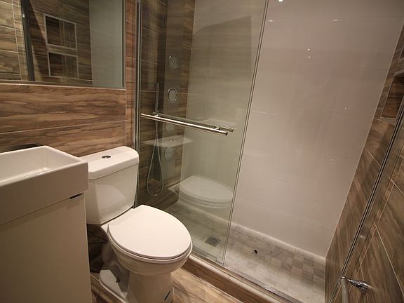 5th image of 854 W 180th St APT 5H