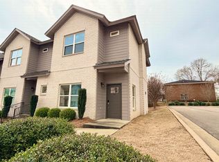 808 N Gay St #D101, Auburn, AL 36830