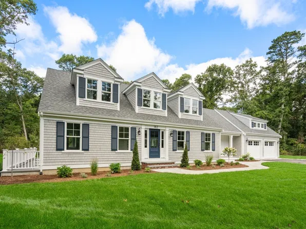 182 Hooppole Rd, Mashpee, MA 02649