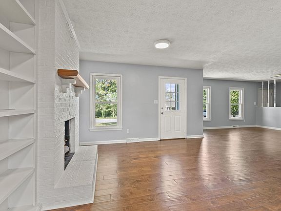 5th image of 93 Long Branch Dr