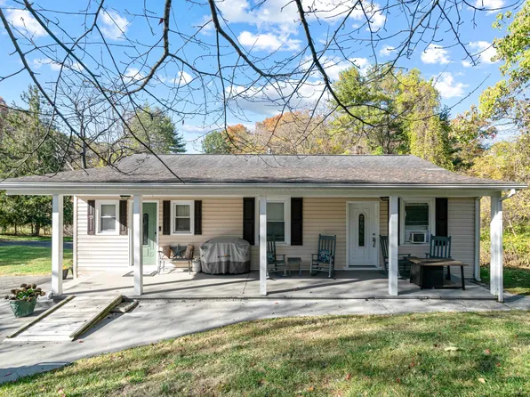 6267 Belspring Rd, Radford, VA 24141