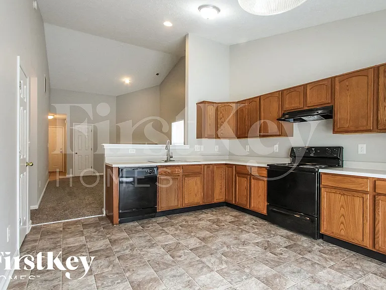 2283 Layton Park Ln — Photo 6